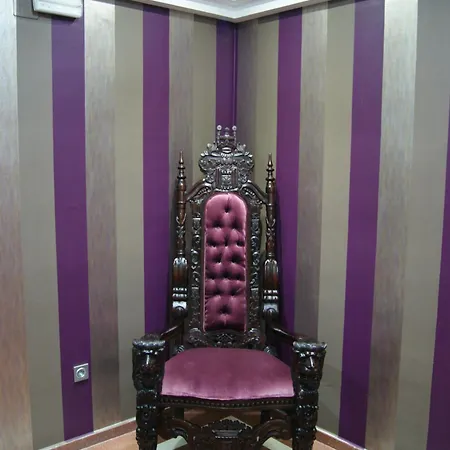 Dona Luisa 3*